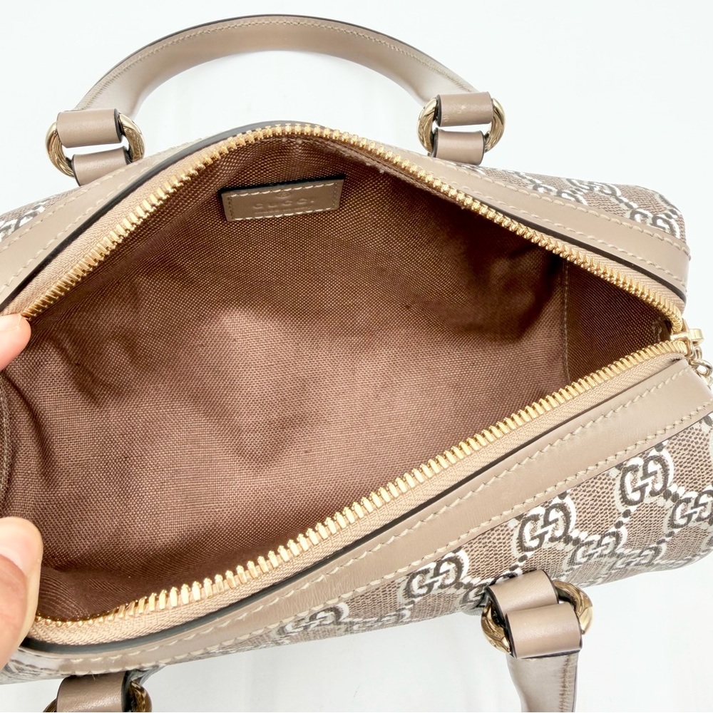 Gucci GG Small Shoulder Bag - Picture 6 of 8